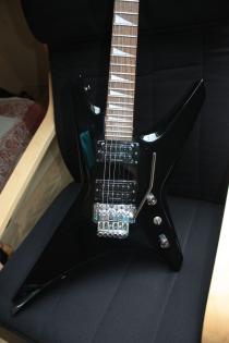 Jackson (Fender) Warrior WRXT Black mit RockBag und viel Zubehör zu verkaufen