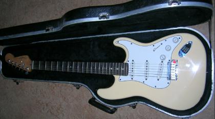 FENDER AMERICAN STRAT