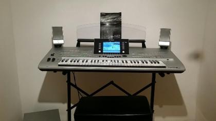 Yamaha Tyros 3 XL + Boxen TRS MS02 + 1000 Tyros Midifile