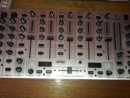 Behringer VMX 1000