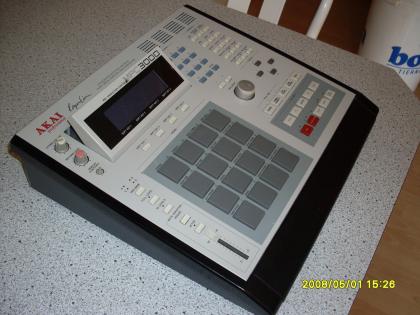 AKAI MPC 3000 mit VAILIXI 3.50 BETRIEBSSYSTEM MAX RAM (32MB)