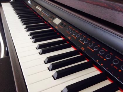 E Piano Klaviere bis 60% wg. Abverkauf ! Alle Neu !