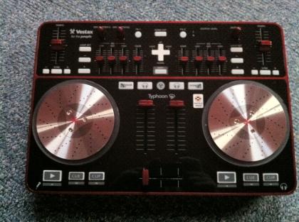 Verkaufe Vestax Typhoon plus Case!