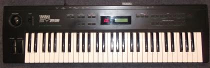 Yamaha SY22 Digital Synthesizer Keyboard