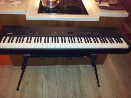 Yamaha CP33 Stage Piano inkl. Pedal und Ständer