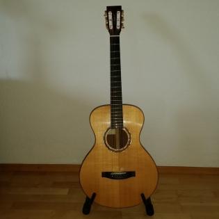 Lakewood A-32 mit Tonabnehmer