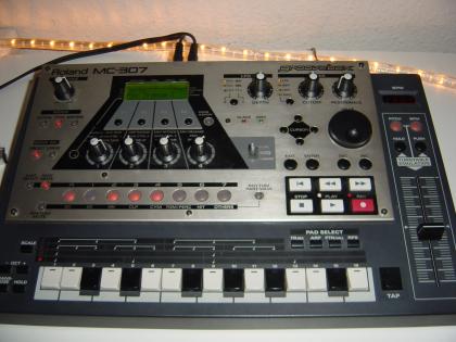 Roland MC 307