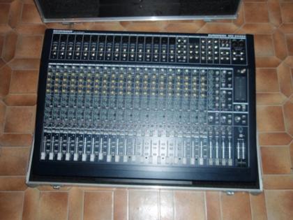 Behringer Eurodesk MX 2442A