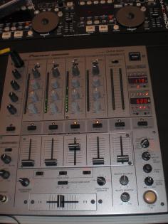 Pioneer DJM600 in Silber