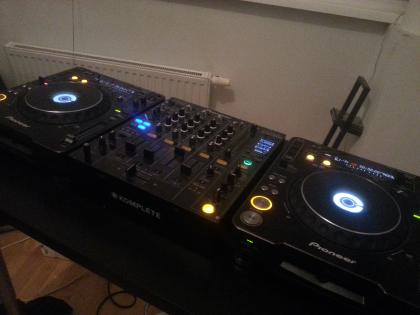 2x PIONEER CDJ-1000MK3 & 1x DJM-800 MIXER+ NATIVE INSTRUMENTS Traktor Scratch A1