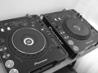 Suche 2 Pioneer CDJ1000mk3