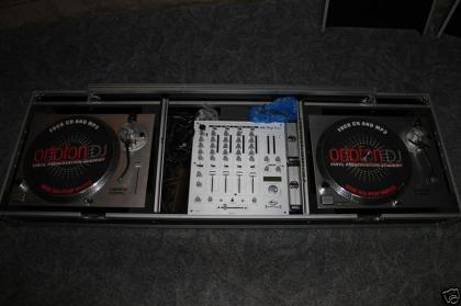 DJ Turntable Rack + 2x Reloop mk32020 inkl. Stage Line MPX-480 und 2X OrtofonDJ