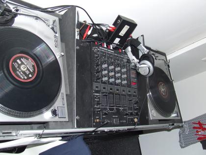 2 Turntables + Mixer im Case