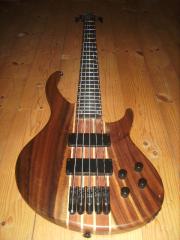 5-saiter Peavy Grind Bass