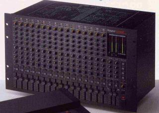 ROLAND 16 Kanal Mixer mit Cases