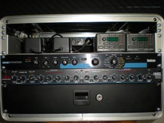 Effekt- Rack mit Reverb, Compressor, Delay