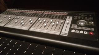 DAW CONTROLLER TASCAM US-2400