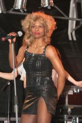 Tina Turner Revival ( feat.Cassandra Dee ) und Band