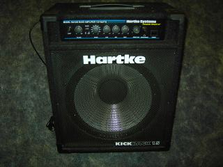 HARTKE KICKBACK 15 BASS COMBO