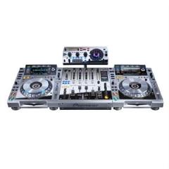 Pioneer Platinum edition 2x Pioneer CDJ-2000 Nexus & 1x PIONEER DJM-900 Nexus