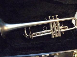 Versilberte Thein MH-ONE Bb-Trompete