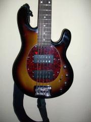 Musicman StingRay 5 Piezo - neu - 1400 € VB